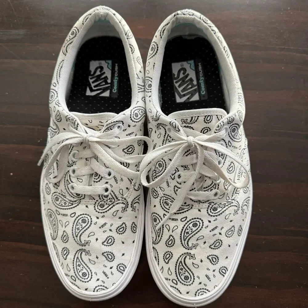 Size 8.5 - Vans ComfyCush Era Paisley - White Bold In Bandana Sneakers - Picture 2 of 9